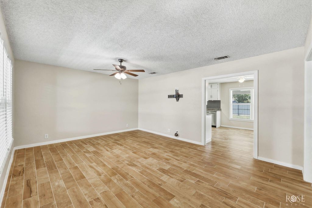 Image 7 of property listing at 310 Greer Street, San Angelo, TX 76903