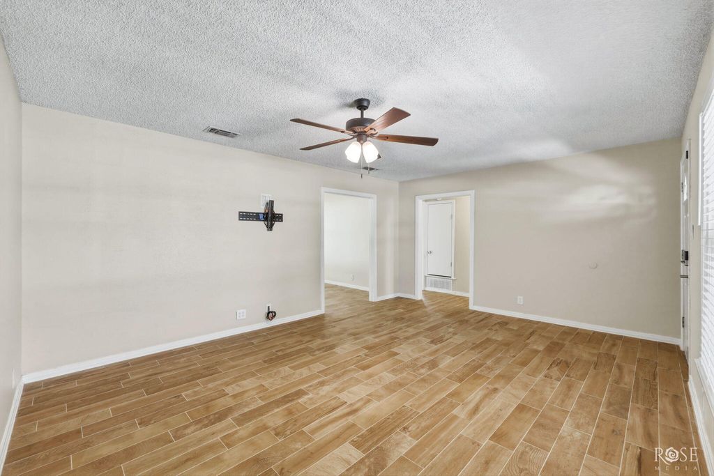 Image 9 of property listing at 310 Greer Street, San Angelo, TX 76903