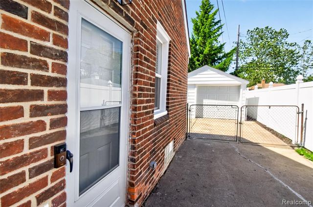 12972 Callender Street, Southgate, MI 48195