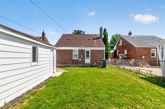 12972 Callender Street, Southgate, MI 48195