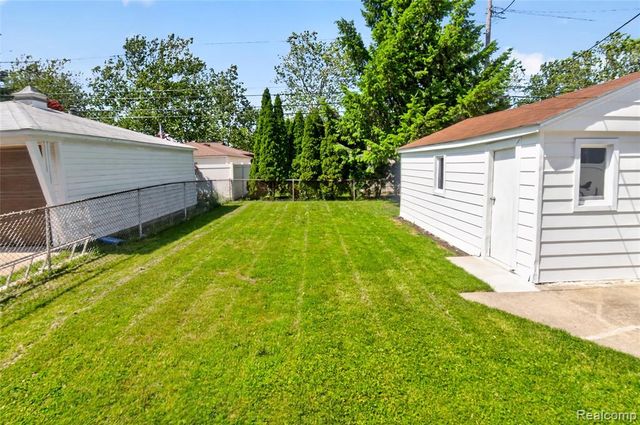 12972 Callender Street, Southgate, MI 48195