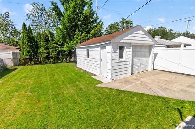 12972 Callender Street, Southgate, MI 48195