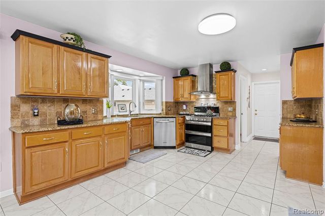 13267 Pearl Drive, Shelby Twp, MI 48315