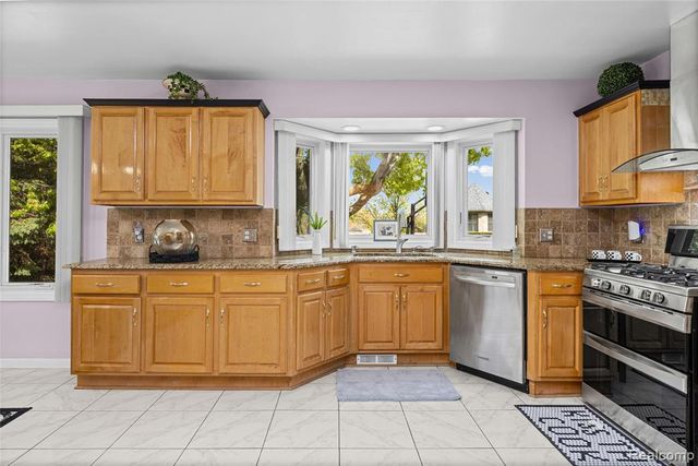 13267 Pearl Drive, Shelby Twp, MI 48315