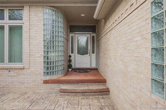 13267 Pearl Drive, Shelby Twp, MI 48315