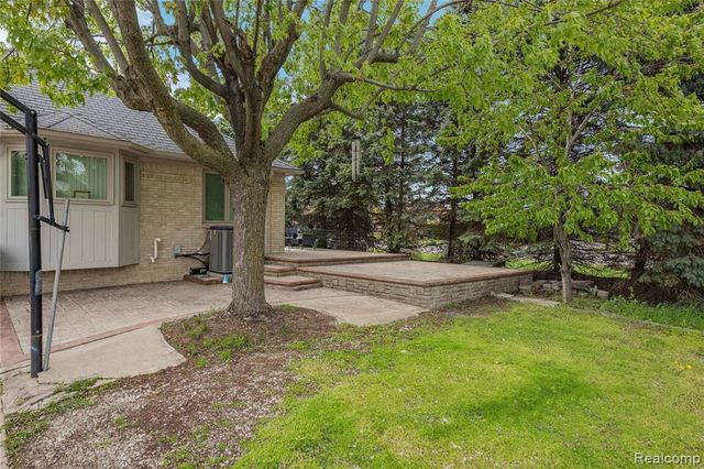 13267 Pearl Drive, Shelby Twp, MI 48315