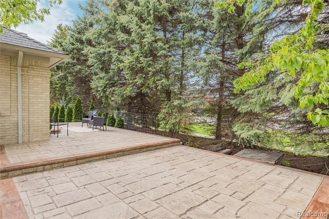 13267 Pearl Drive, Shelby Twp, MI 48315