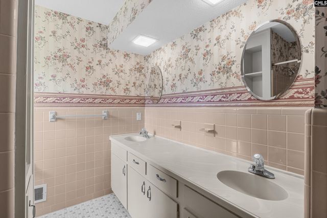 201 Sandhurst Road, Columbia, SC 29210