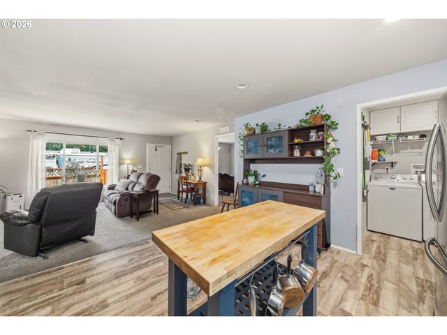 936 S BEACON St, Rockaway Beach, OR 97136