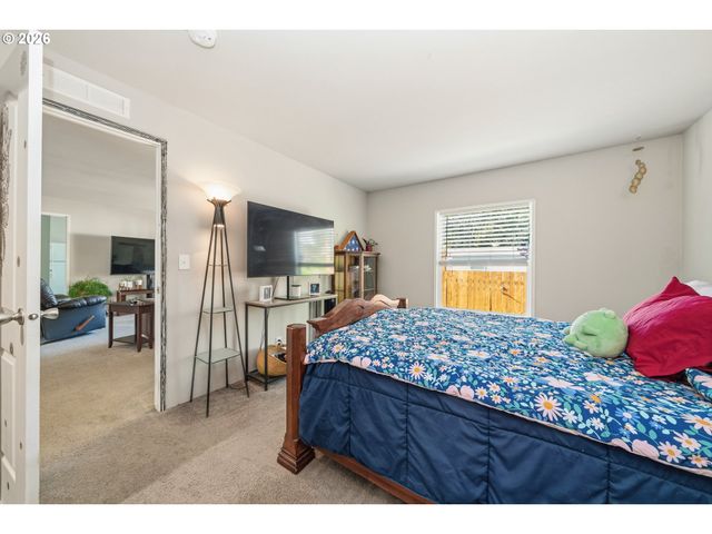 936 S BEACON St, Rockaway Beach, OR 97136