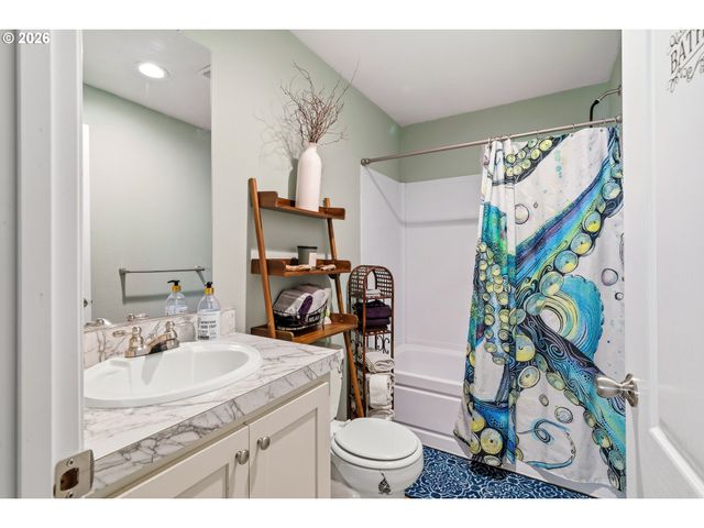 936 S BEACON St, Rockaway Beach, OR 97136