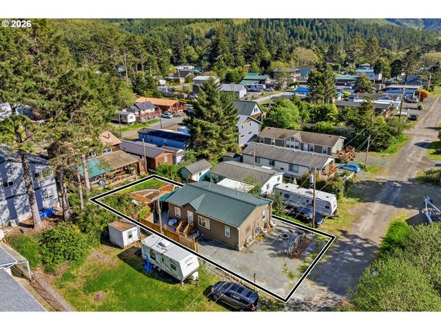 936 S BEACON St, Rockaway Beach, OR 97136