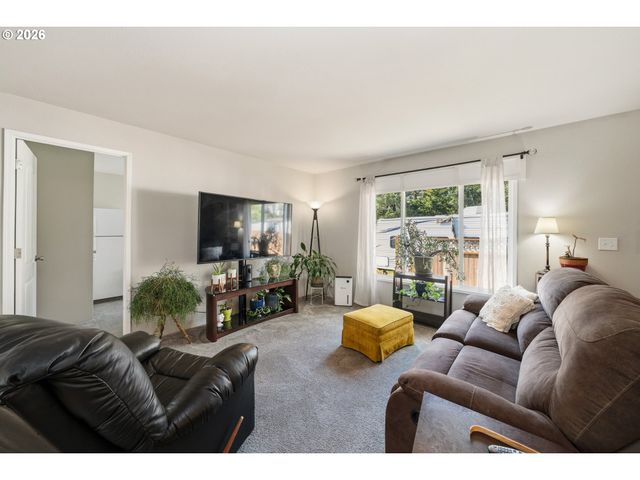 936 S BEACON St, Rockaway Beach, OR 97136