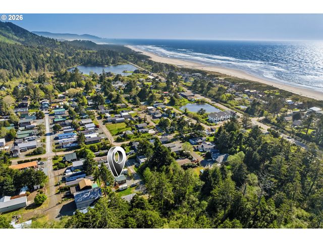 936 S BEACON St, Rockaway Beach, OR 97136