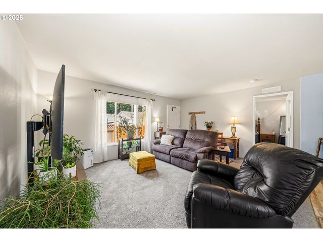 936 S BEACON St, Rockaway Beach, OR 97136