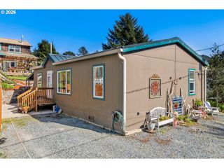 936 S BEACON St, Rockaway Beach, OR 97136