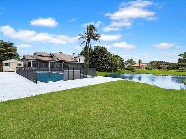2181 SW 117th Ter, Davie, FL 33325