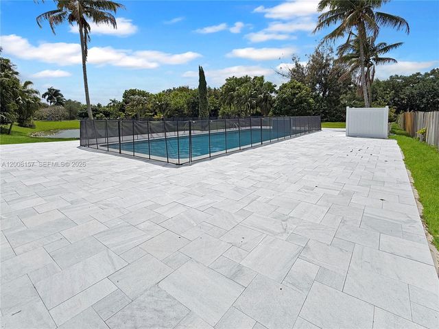 2181 SW 117th Ter, Davie, FL 33325