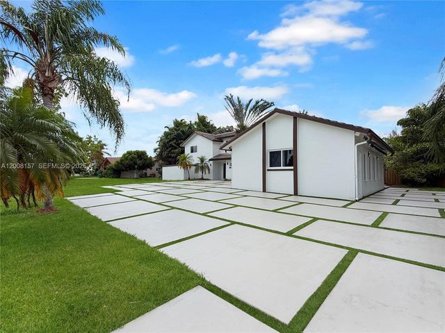 2181 SW 117th Ter, Davie, FL 33325