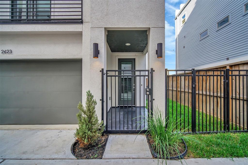 2623 Hutchins Street, Houston, TX 77004