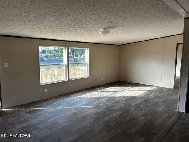 226 Community Drive, Madisonville, TN 37354