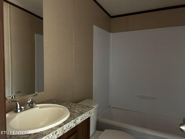 226 Community Drive, Madisonville, TN 37354