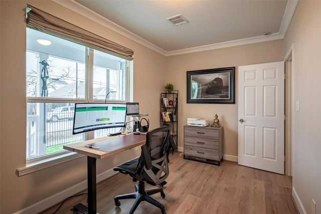 1924 Gano Street, Houston, TX 77009