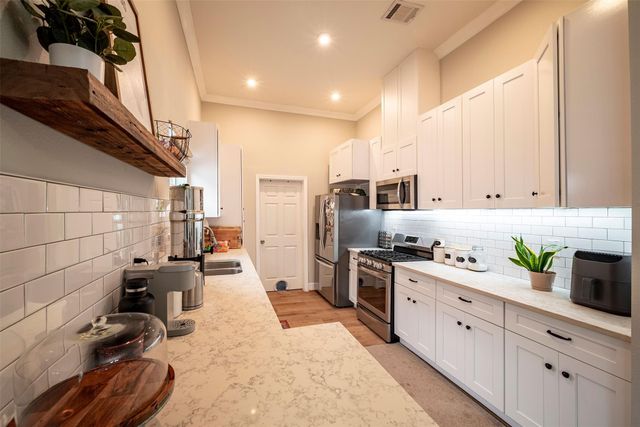 1924 Gano Street, Houston, TX 77009