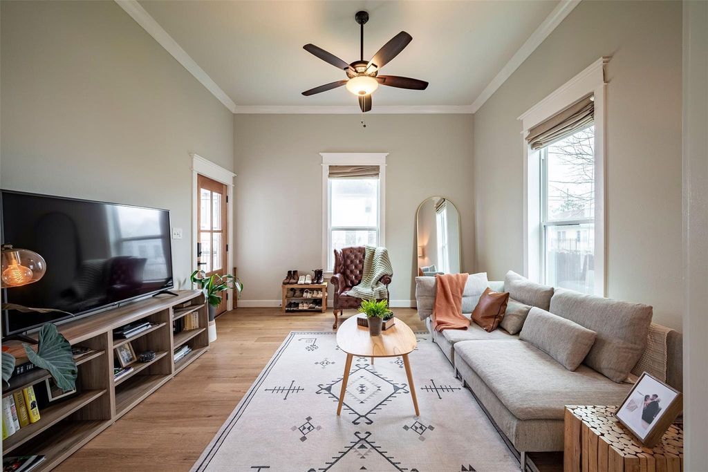 1924 Gano Street, Houston, TX 77009