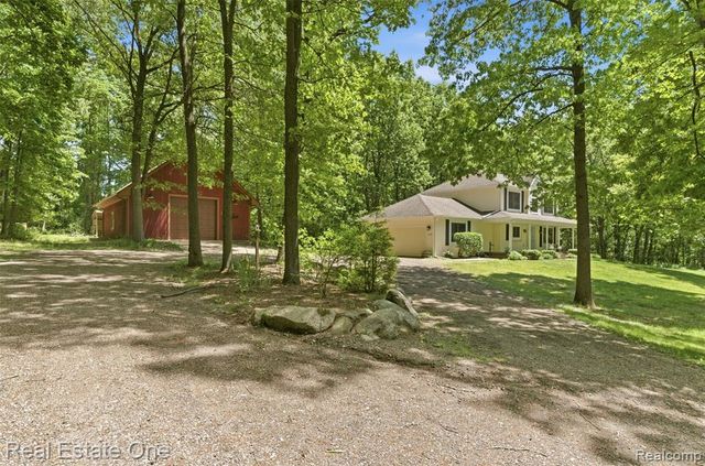 3559 Perry Lake Road, Ortonville, MI 48462
