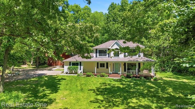 3559 Perry Lake Road, Ortonville, MI 48462