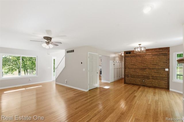 3559 Perry Lake Road, Ortonville, MI 48462