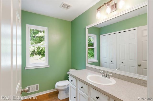 3559 Perry Lake Road, Ortonville, MI 48462