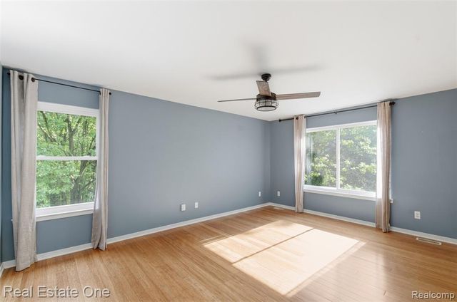 3559 Perry Lake Road, Ortonville, MI 48462