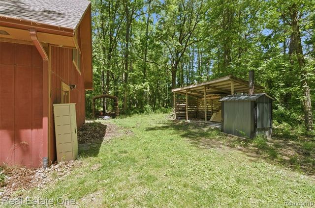 3559 Perry Lake Road, Ortonville, MI 48462