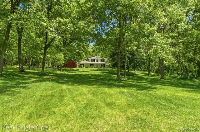 3559 Perry Lake Road, Ortonville, MI 48462