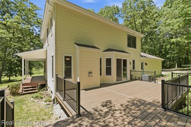 3559 Perry Lake Road, Ortonville, MI 48462