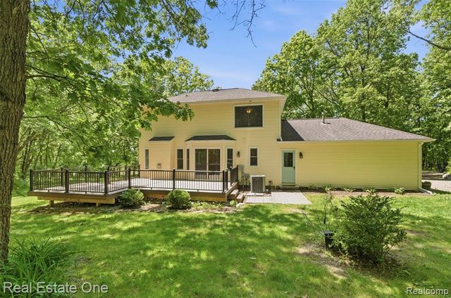 3559 Perry Lake Road, Ortonville, MI 48462