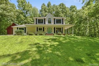 3559 Perry Lake Road, Ortonville, MI 48462