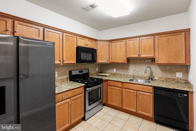 4323 CHAMPIONS RUN, Cherry Hill, NJ 08002