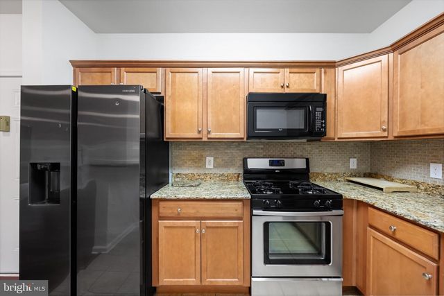 4323 CHAMPIONS RUN, Cherry Hill, NJ 08002