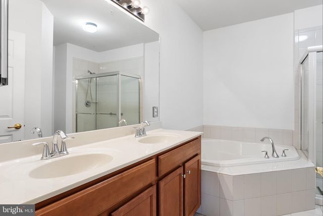 4323 CHAMPIONS RUN, Cherry Hill, NJ 08002