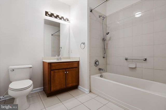 4323 CHAMPIONS RUN, Cherry Hill, NJ 08002