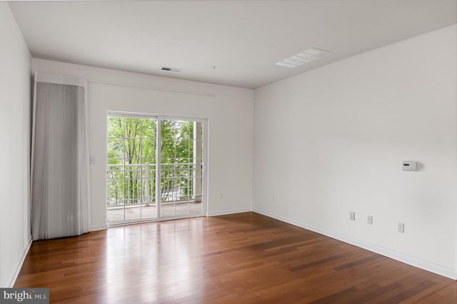 4323 CHAMPIONS RUN, Cherry Hill, NJ 08002