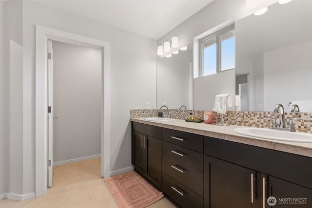 16031 SE 252nd Place, Covington, WA 98042