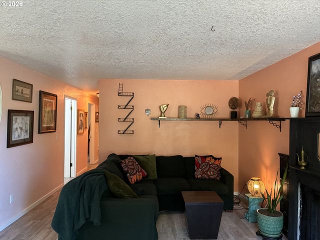 5918 N NEWARK St, Portland, OR 97203