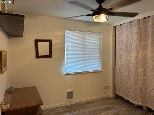 5918 N NEWARK St, Portland, OR 97203