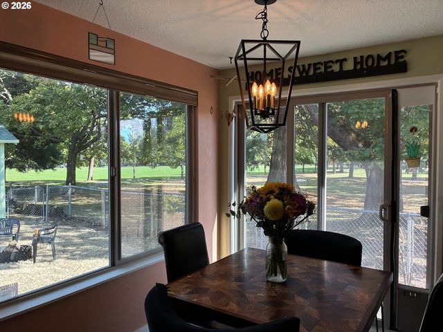 5918 N NEWARK St, Portland, OR 97203