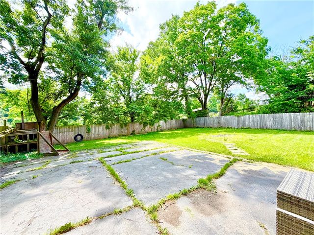 213 Shackelford Dr, Monroeville, PA 15146