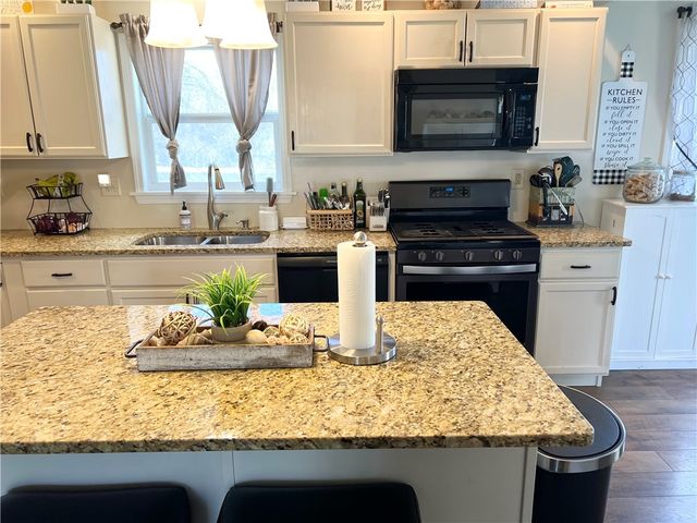 213 Shackelford Dr, Monroeville, PA 15146